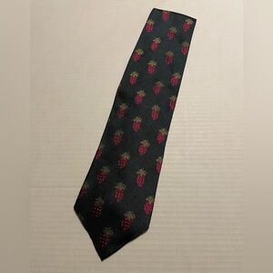 Audrey Buchner Men’s Hunter Green Strawberry Silk Necktie